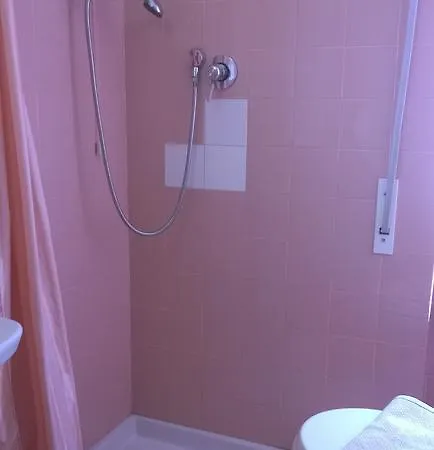 Alojamento de Acomodação e Pequeno-almoço Bed Il Faro