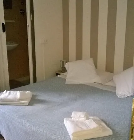 Alojamento de Acomodação e Pequeno-almoço Bed Il Faro Finale Ligure